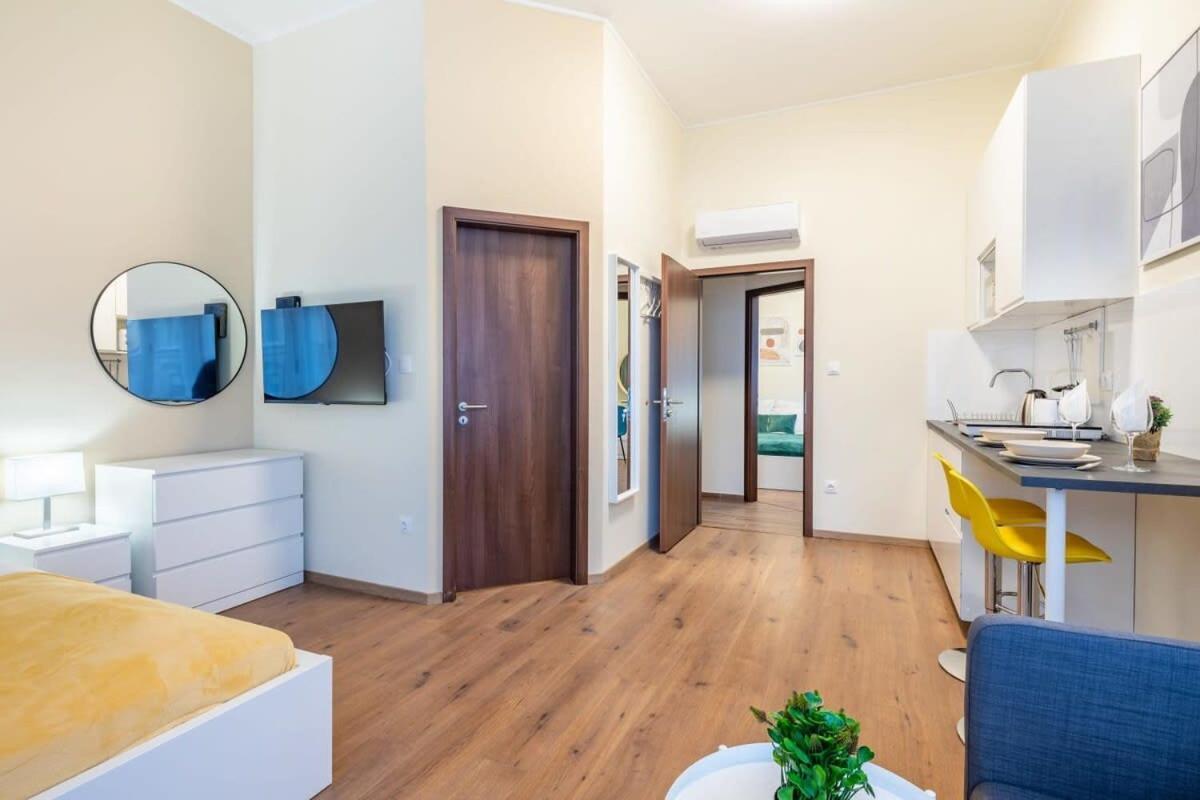 Apartment Super New